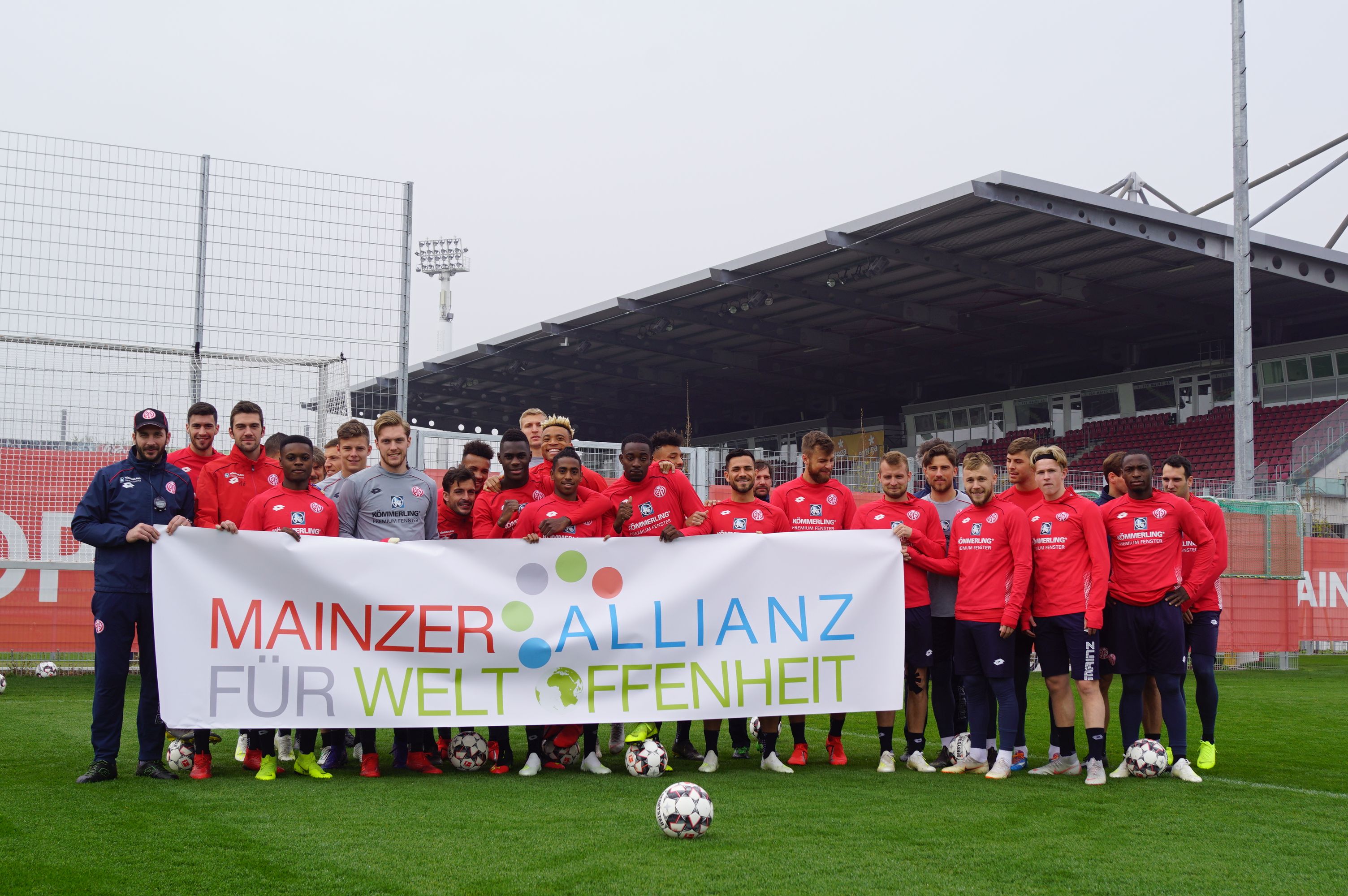 05-Profis setzen ein Zeichen für Weltoffenheit – Mainz 05 Teil der „Mainzer Allianz für Weltoffenheit“<br />(Foto: Mainz 05)